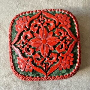 Antique Chinese Cinnabar Lacquer Box Hand-Carved Red Enamel Lined Trinket w/Lid